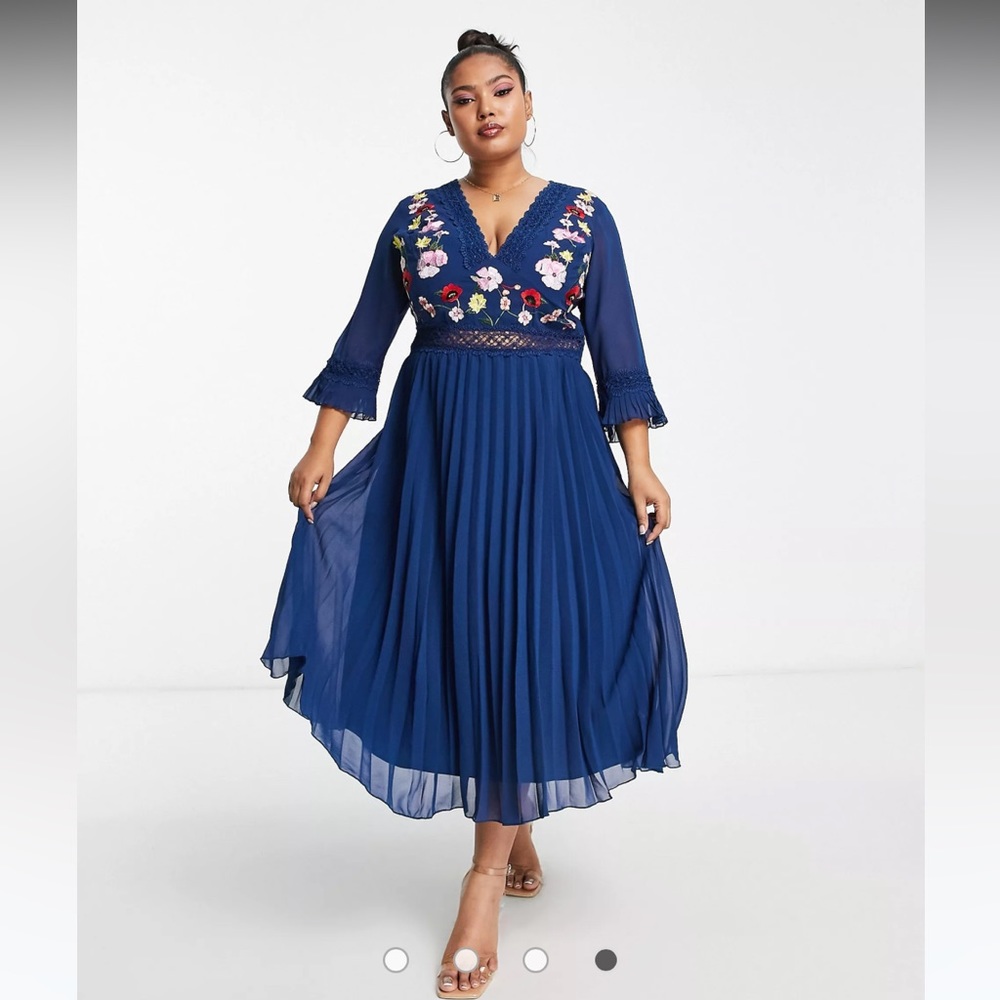 Pleated Midi Dress with Embroidery